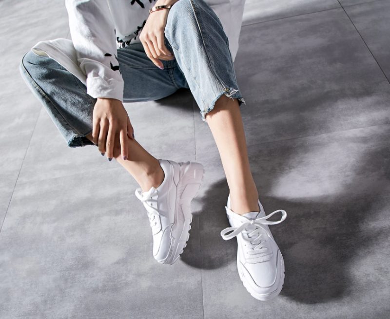 Alcolea Sneaker I Læder Med Snørebånd Til Kvinder - Hvid