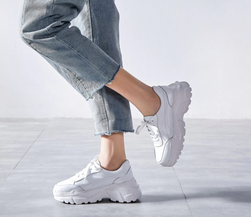 Alcolea Sneaker I Læder Med Snørebånd Til Kvinder - Hvid