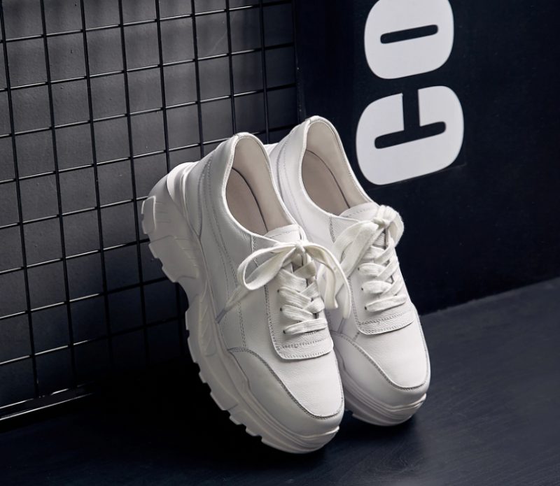 Alcolea Sneaker I Læder Med Snørebånd Til Kvinder - Hvid