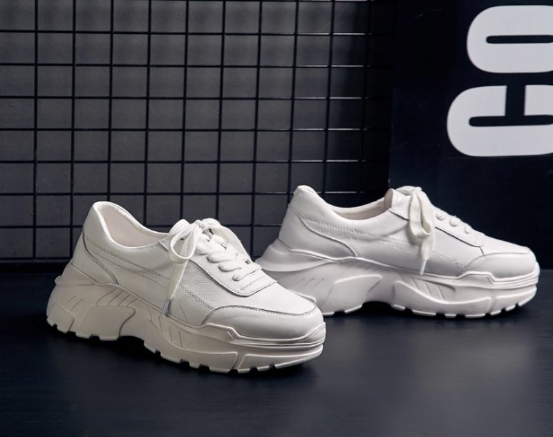 Alcolea Sneaker I Læder Med Snørebånd Til Kvinder - Hvid