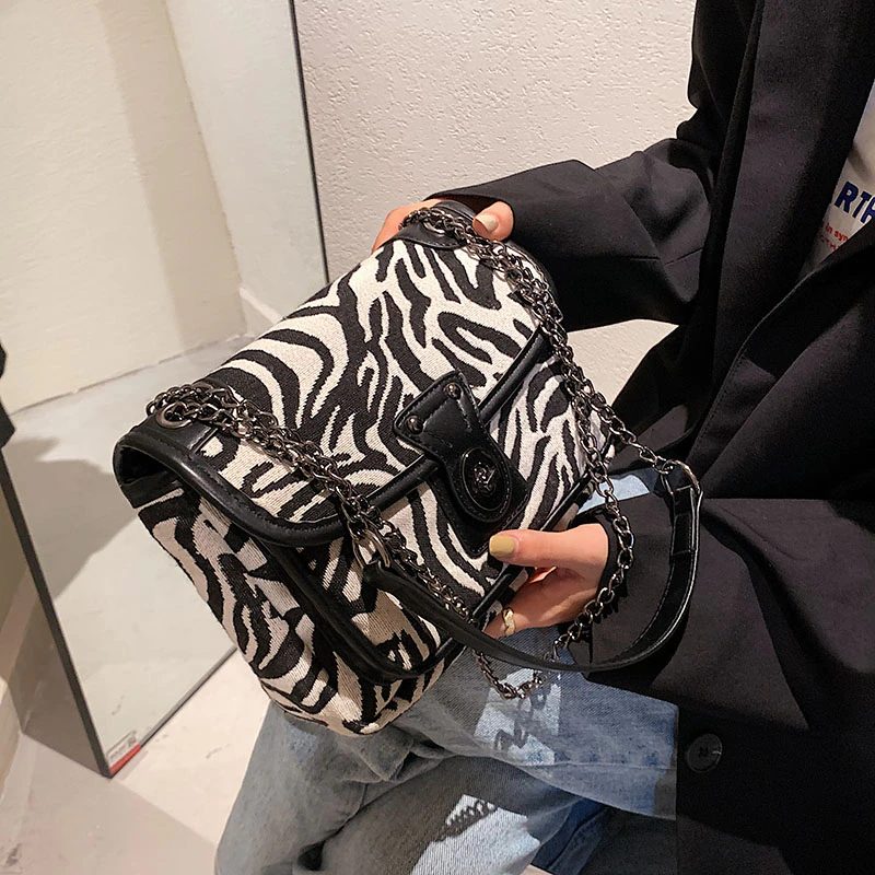Alora Crossbody-taske Til Kvinder Med Kæde - Stor Sort