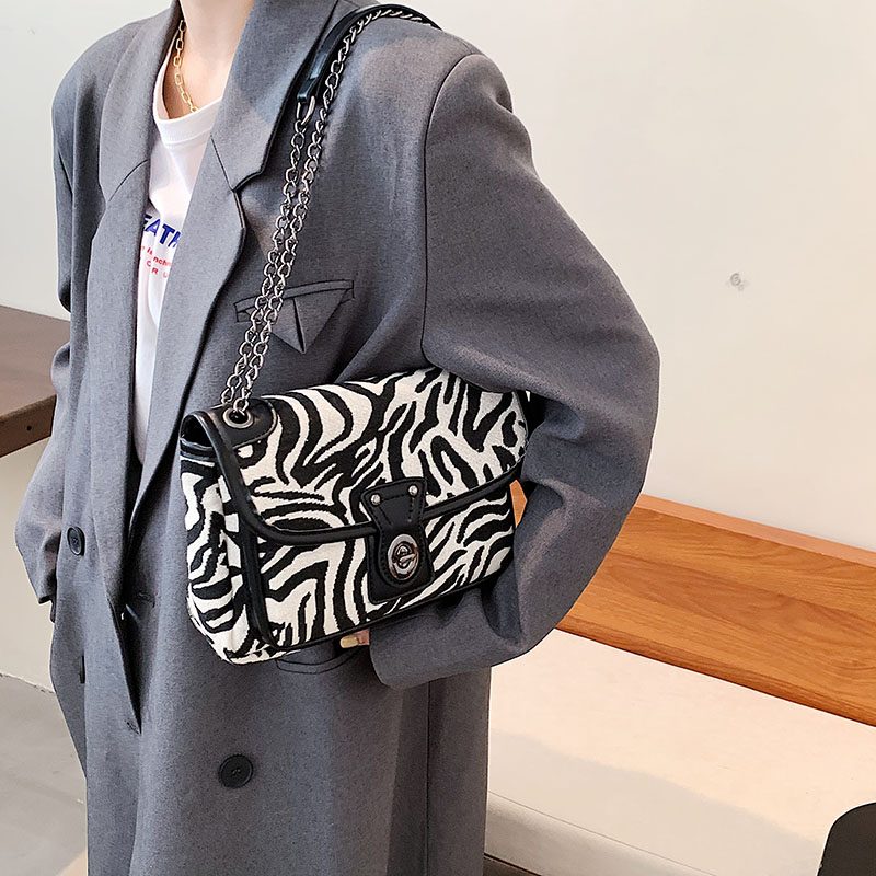 Alora Crossbody-taske Til Kvinder Med Kæde - Stor Sort