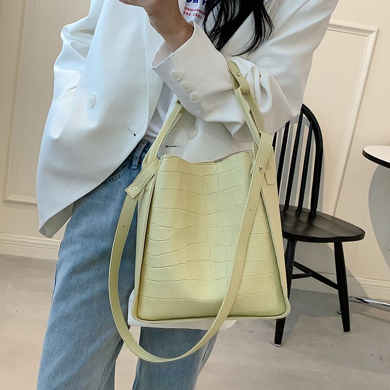 Buitron Crossbody-håndtaske I Læder Til Kvinder - Beige