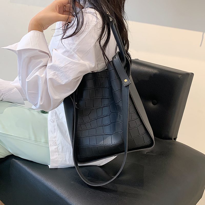 Buitron Crossbody-håndtaske I Læder Til Kvinder - Beige