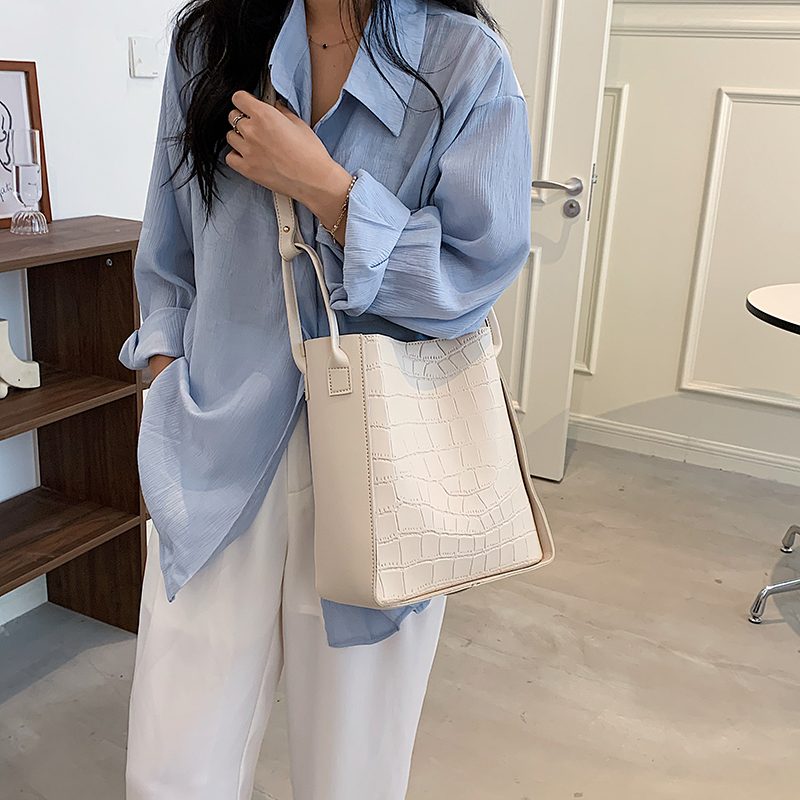 Buitron Crossbody-håndtaske I Læder Til Kvinder - Beige