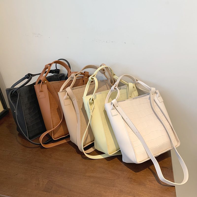 Buitron Crossbody-håndtaske I Læder Til Kvinder - Beige