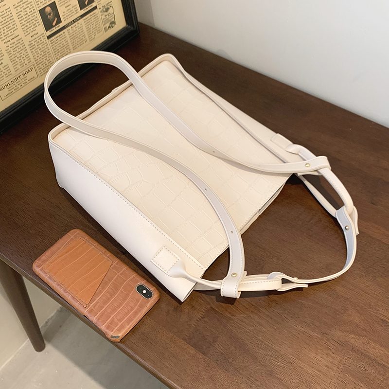 Buitron Crossbody-håndtaske I Læder Til Kvinder - Beige