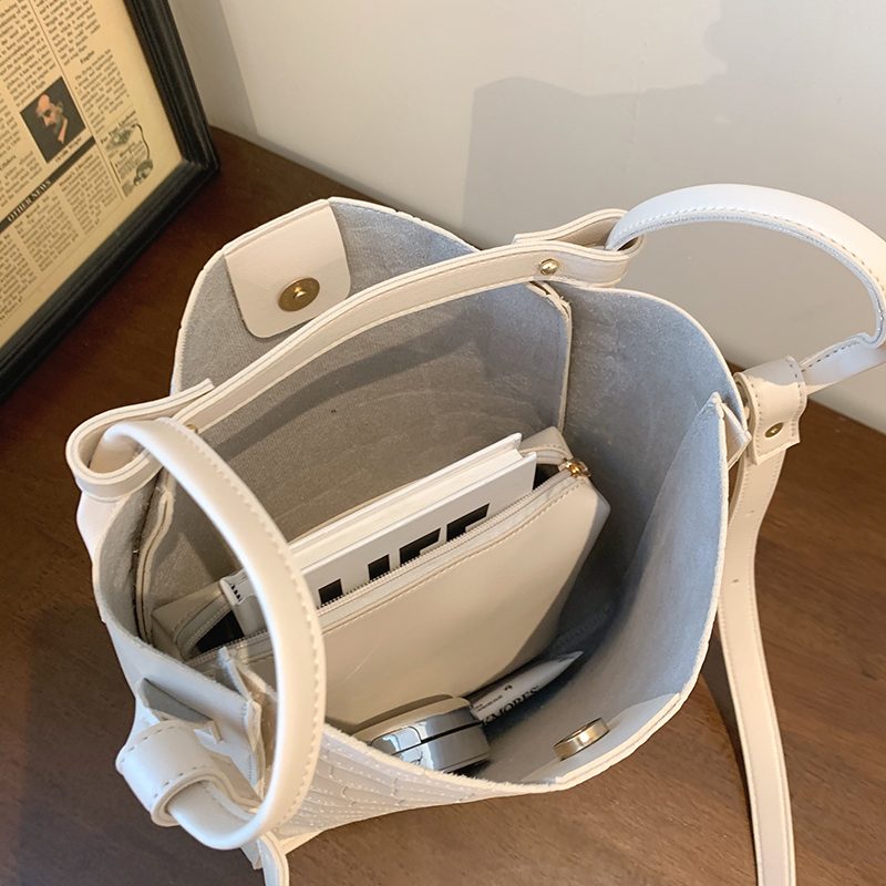 Buitron Crossbody-håndtaske I Læder Til Kvinder - Beige