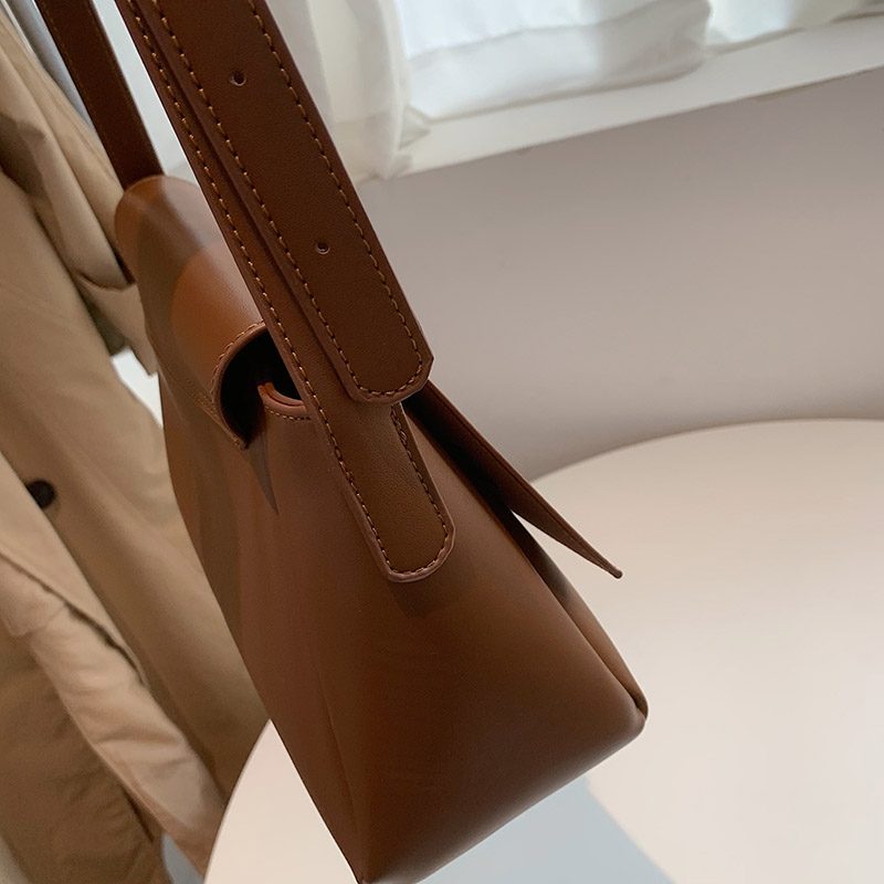 Ceci Ensfarvet Crossbody-håndtaske Til Kvinder - Sort