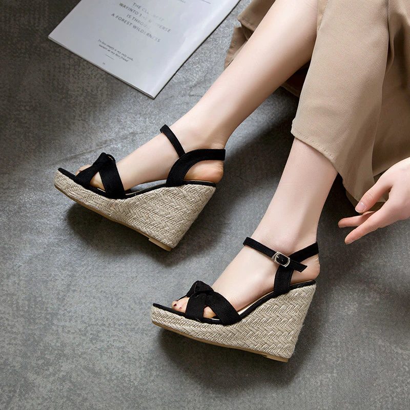 Creta Elegant Wedge Black Sandal Til Kvinder - Sort