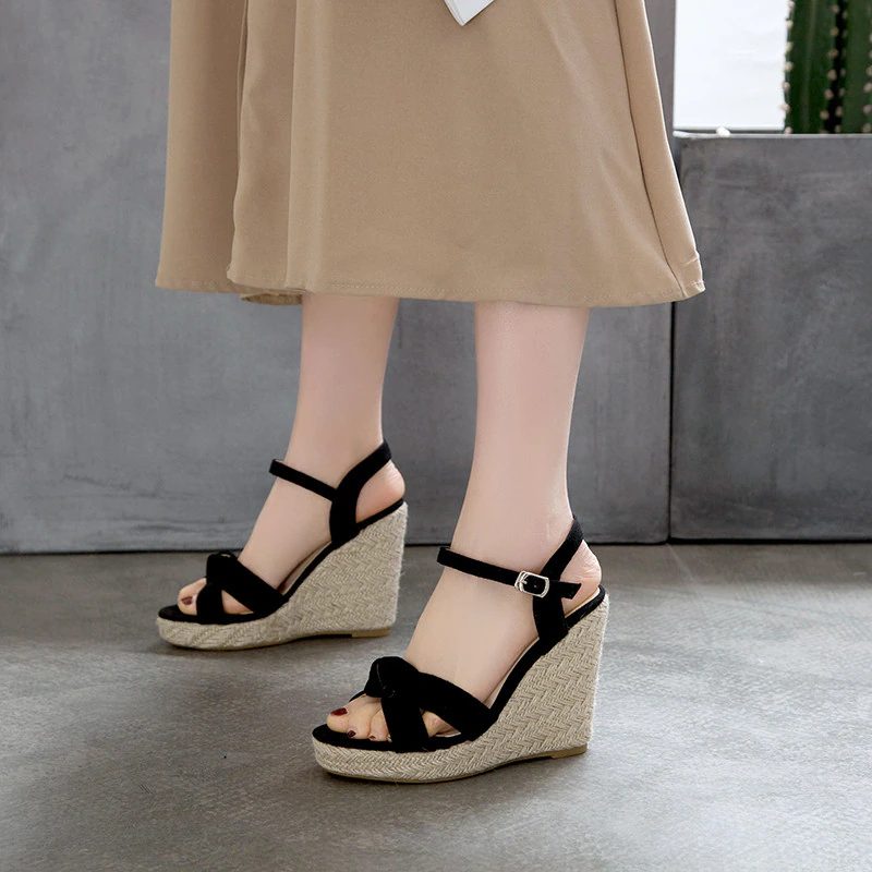 Creta Elegant Wedge Black Sandal Til Kvinder - Sort