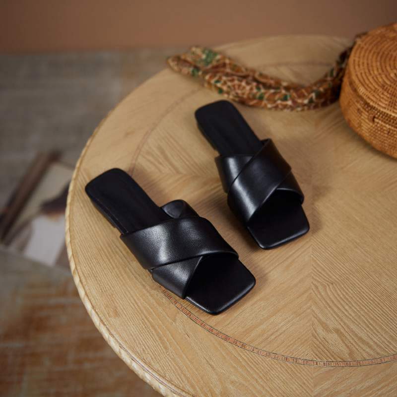 Gal Kvinders Flad Sort Læder Sandal - Sort