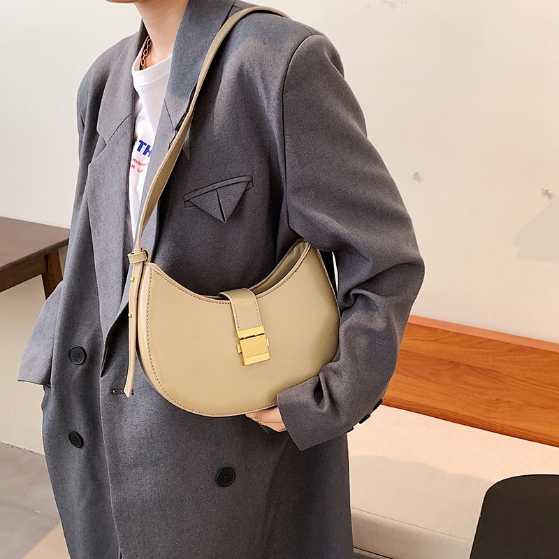 Jaxyn Crossbody-håndtaske I Læder Til Kvinder - Sort