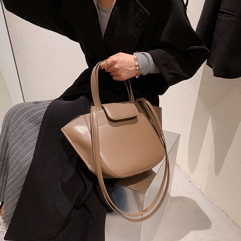 Karoli Dame Designer Kort Håndtag Læder Cross Shoulder Håndtaske - Sort
