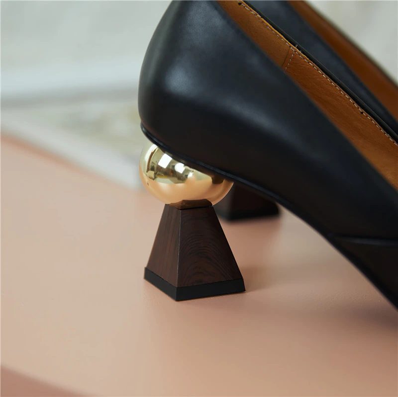 Leidy Klassiske Højhælede Pumps I Læder Til Kvinder - Beige