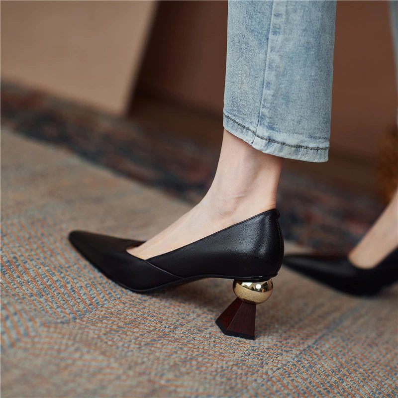 Leidy Klassiske Højhælede Pumps I Læder Til Kvinder - Beige