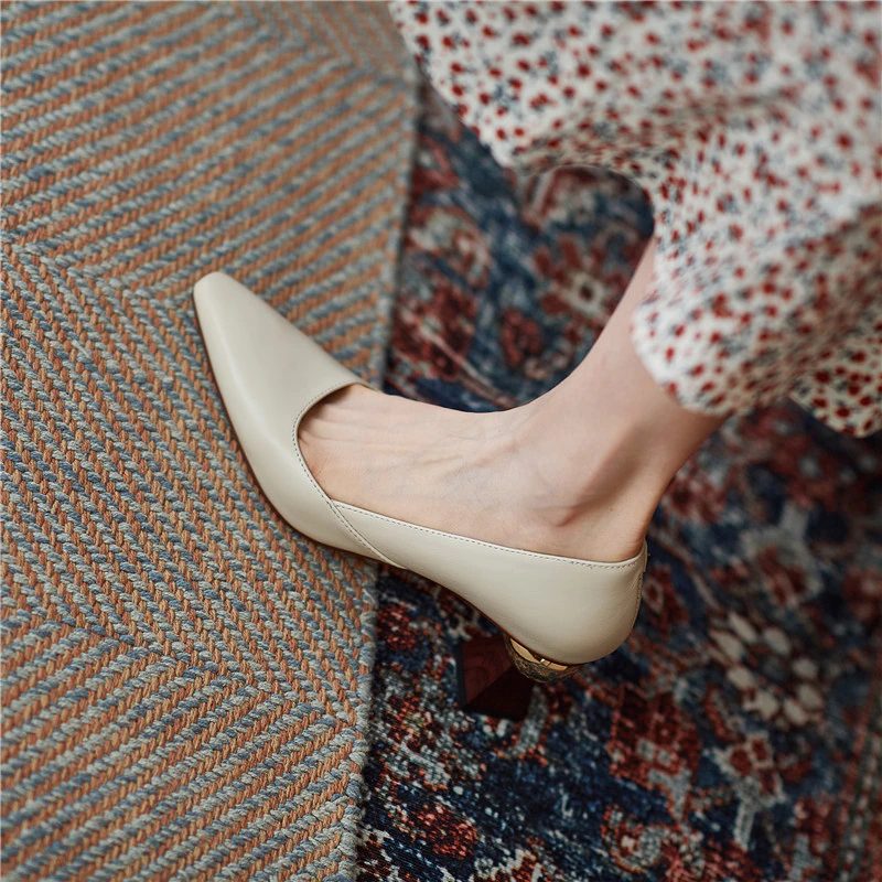 Leidy Klassiske Højhælede Pumps I Læder Til Kvinder - Beige