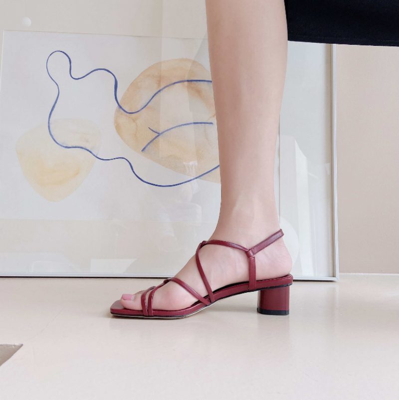Liza Højkvalitets Sandal Med Mellemhæl Til Kvinder - Beige
