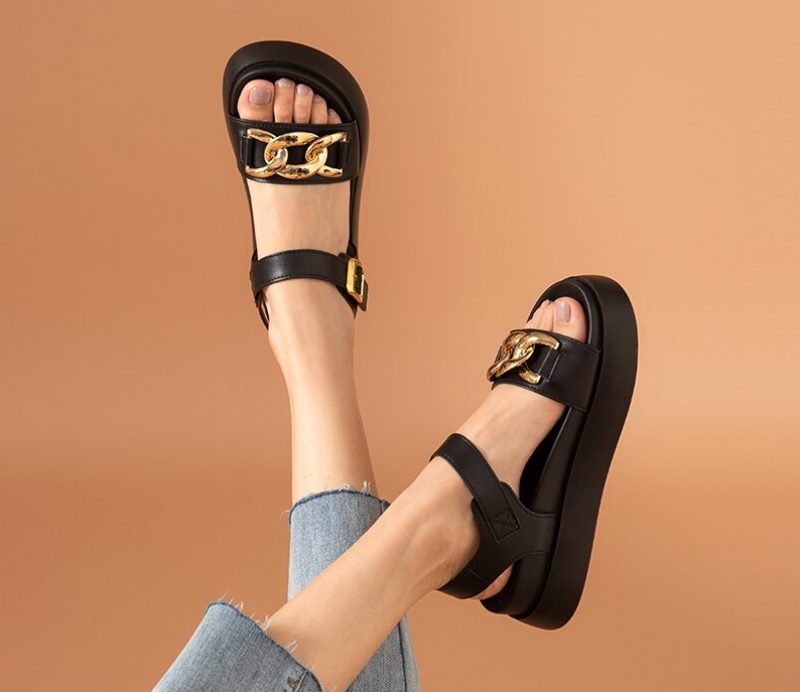 Lucrecia Lædersandal Med Ankelspænde Til Kvinder - Beige