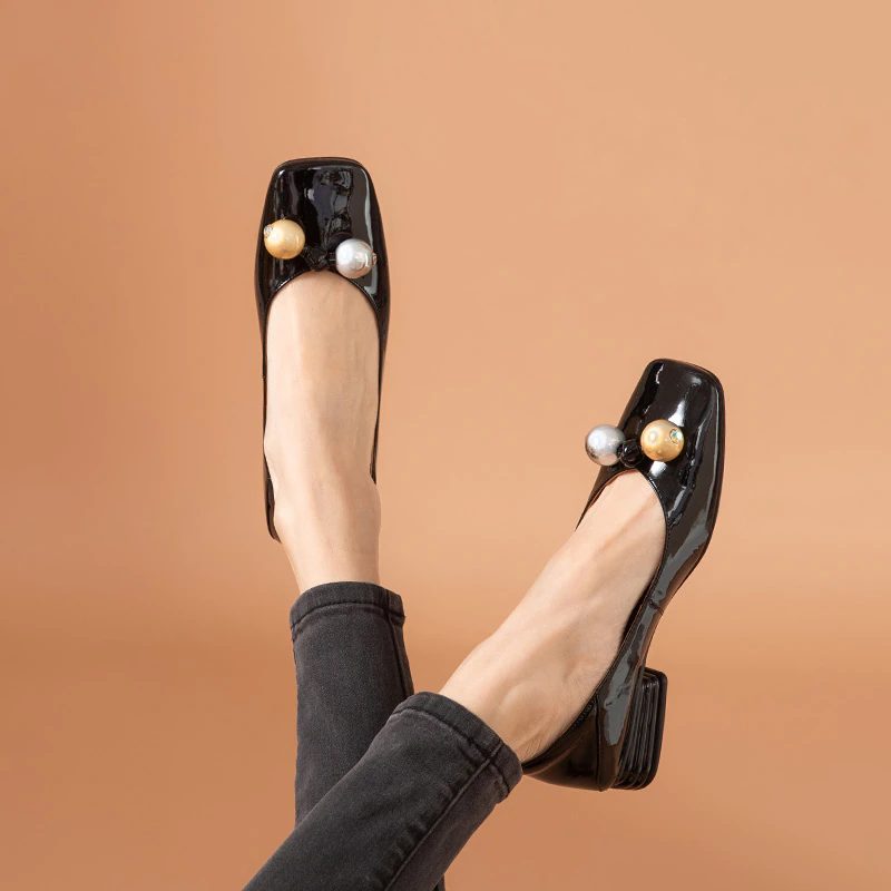 Lucrecia Laklæder Flat Loafer Sko - Sort