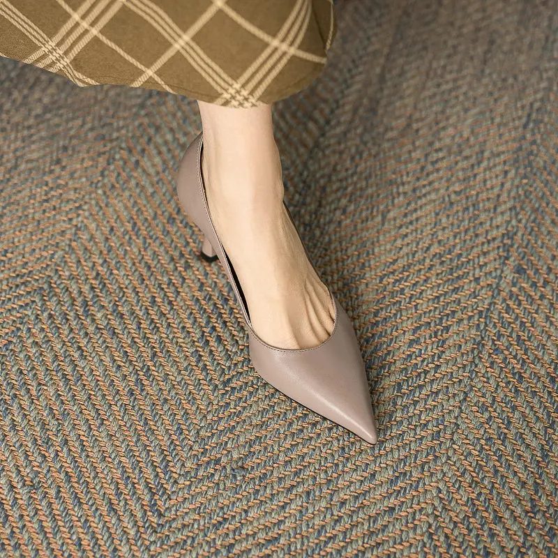 Luisa Kvinders Bryllup Tynde Høje Pumps - Beige