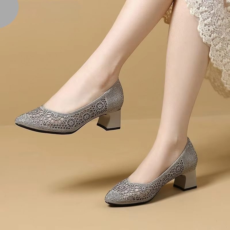Maitte Pumps Til Kvinder Med Spids Tå - Sort