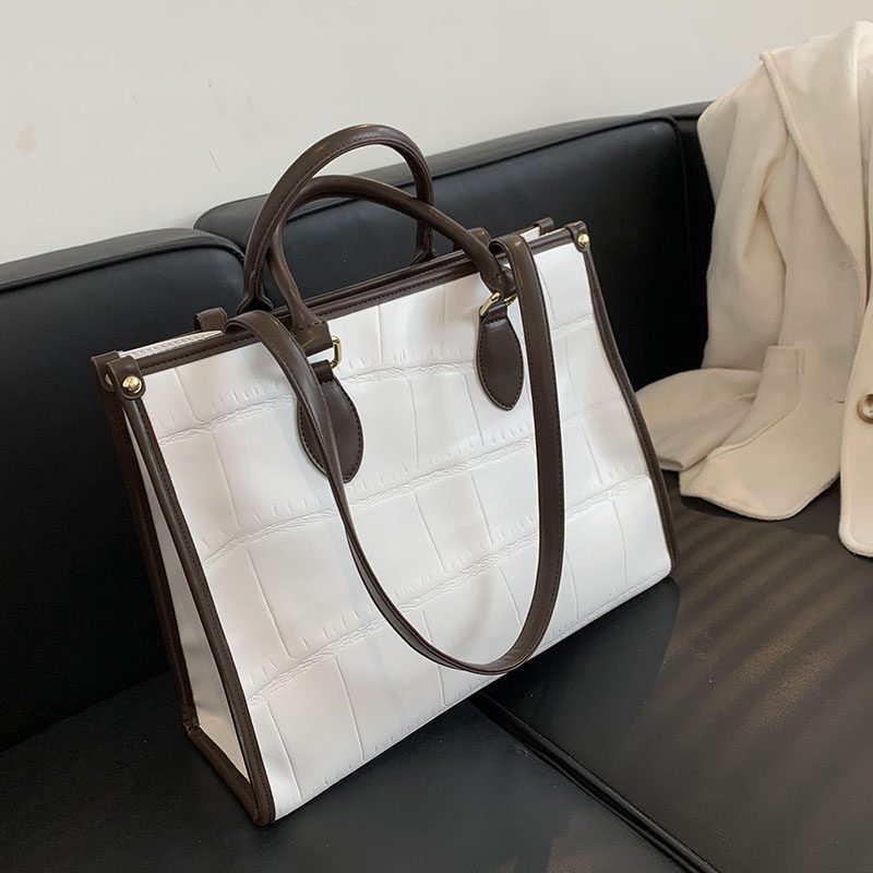 Milano Large Crossbody-håndtaske I Læder Til Kvinder - Sort