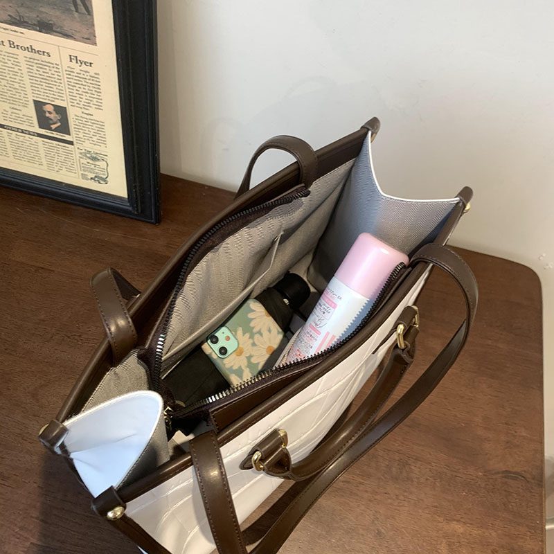 Milano Large Crossbody-håndtaske I Læder Til Kvinder - Sort
