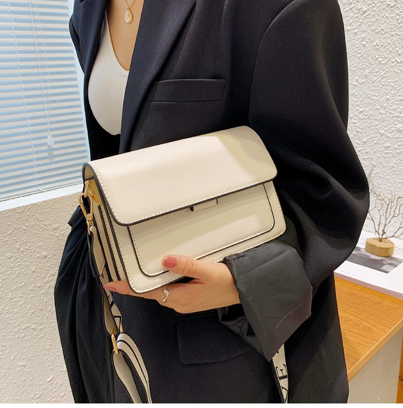 Pardillo Crossbody-håndtaske I Læder Med Flap Til Kvinder - Hvid