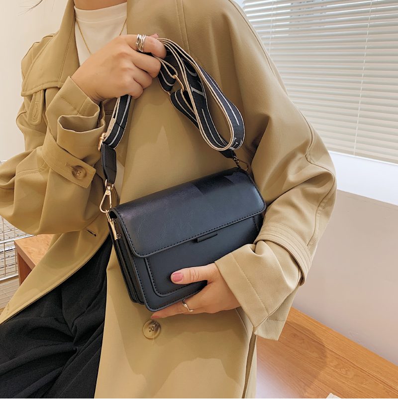 Pardillo Crossbody-håndtaske I Læder Med Flap Til Kvinder - Hvid