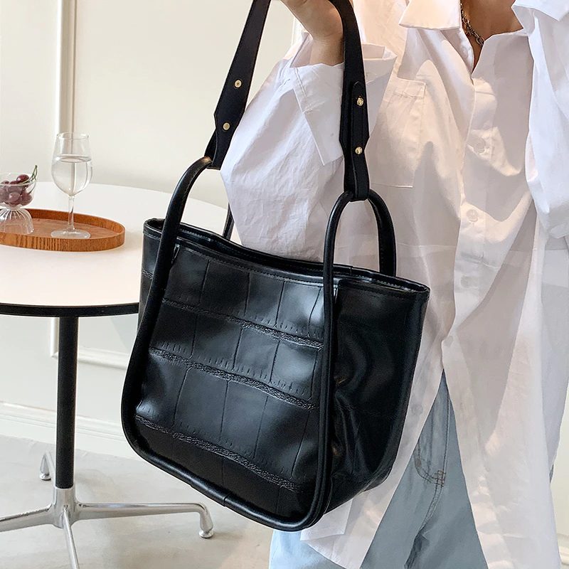 Peniche Crossbody-håndtaske I Læder Til Kvinder - Sort