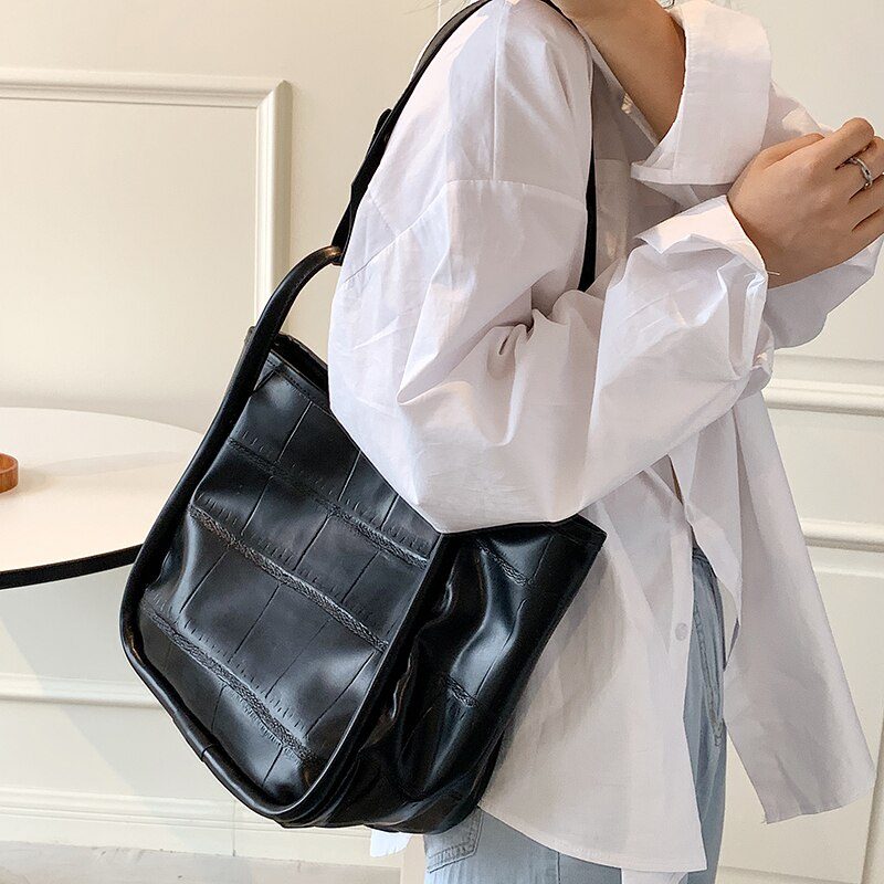 Peniche Crossbody-håndtaske I Læder Til Kvinder - Sort