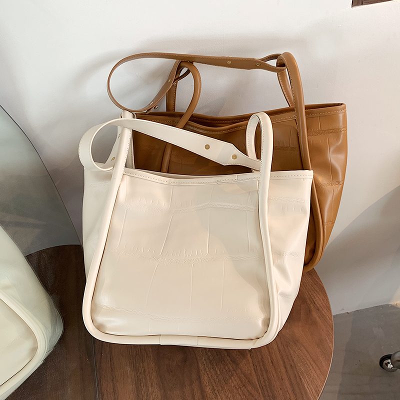 Peniche Crossbody-håndtaske I Læder Til Kvinder - Sort