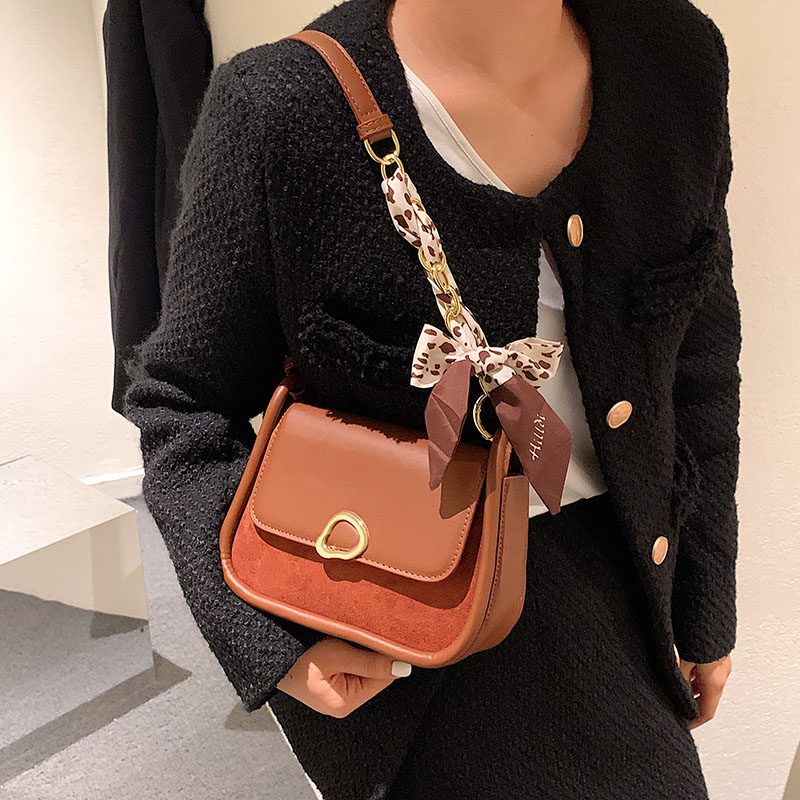 Pinino Small Crossbody-håndtaske I Læder Til Kvinder - Brun