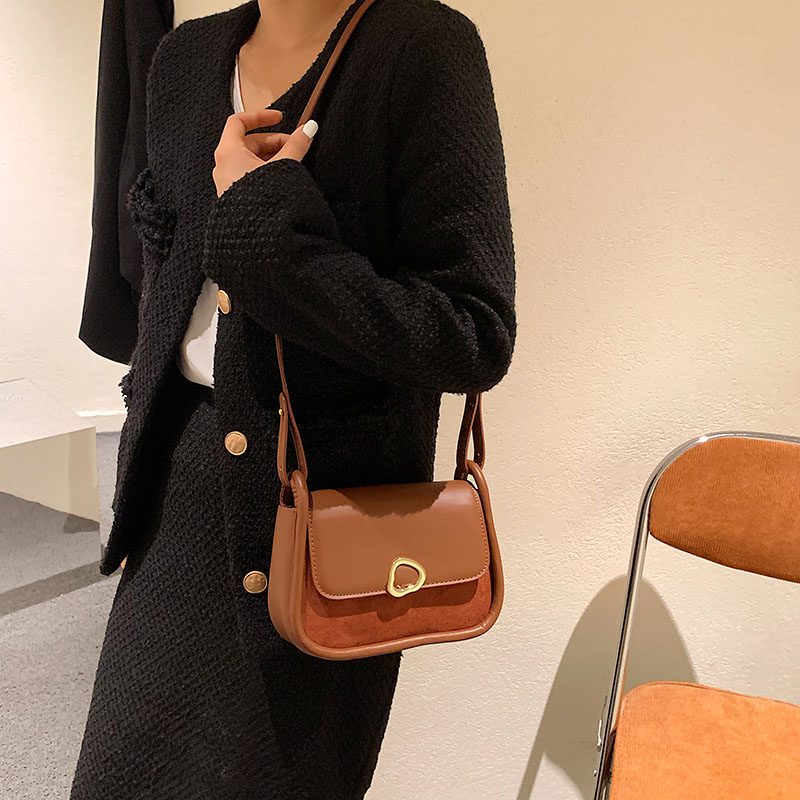 Pinino Small Crossbody-håndtaske I Læder Til Kvinder - Brun