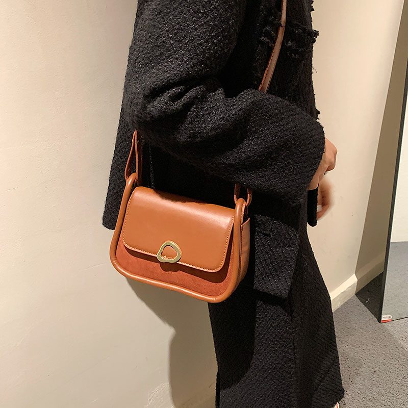 Pinino Small Crossbody-håndtaske I Læder Til Kvinder - Brun
