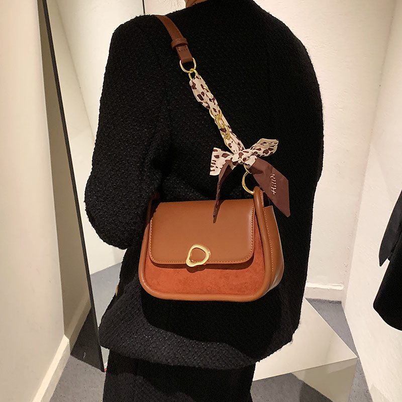 Pinino Small Crossbody-håndtaske I Læder Til Kvinder - Brun