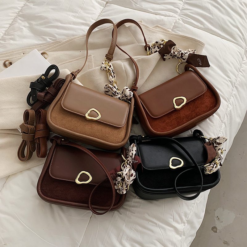 Pinino Small Crossbody-håndtaske I Læder Til Kvinder - Brun