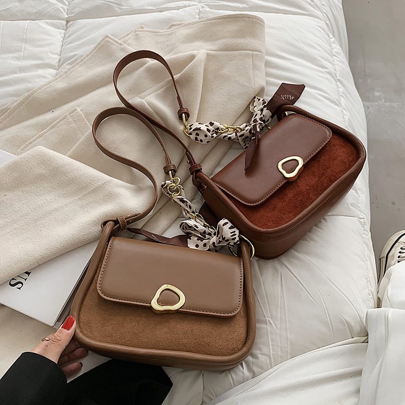 Pinino Small Crossbody-håndtaske I Læder Til Kvinder - Brun