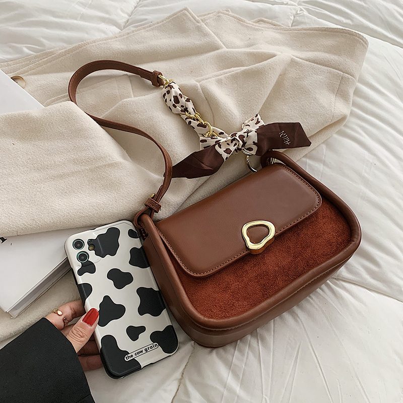 Pinino Small Crossbody-håndtaske I Læder Til Kvinder - Brun