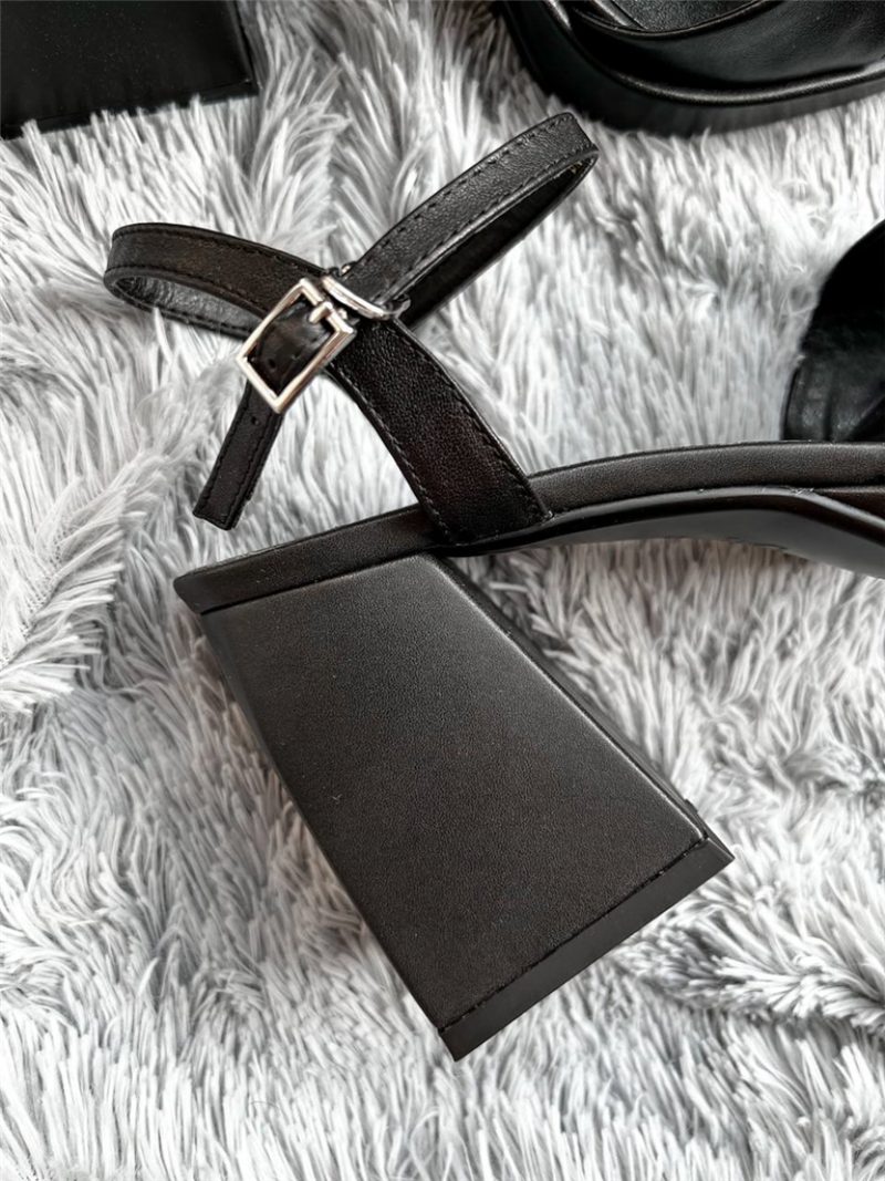 Romina Kvinders Firkantede Højhælede Sandal - Sort
