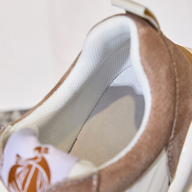 Stefany Flad Læder Sneaker Med Snørebånd Til Kvinder - Abrikos