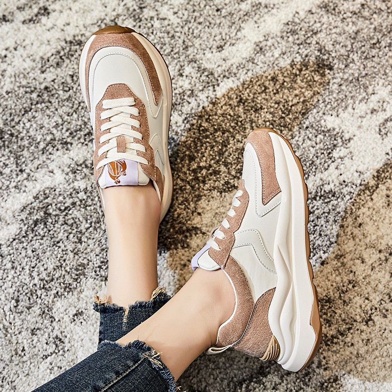 Stefany Flad Læder Sneaker Med Snørebånd Til Kvinder - Abrikos