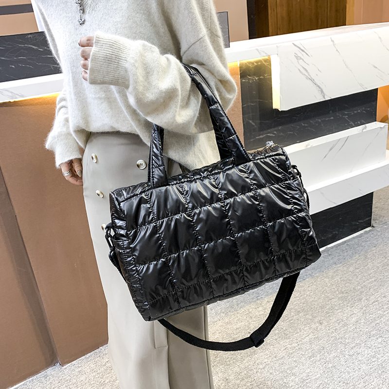 Torys Crossbody-håndtaske I Nylon Til Kvinder - Sort