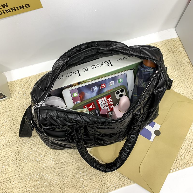 Torys Crossbody-håndtaske I Nylon Til Kvinder - Sort
