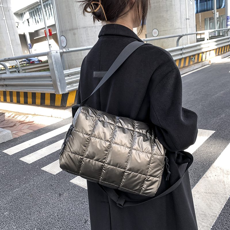 Torys Crossbody-håndtaske I Nylon Til Kvinder - Sort