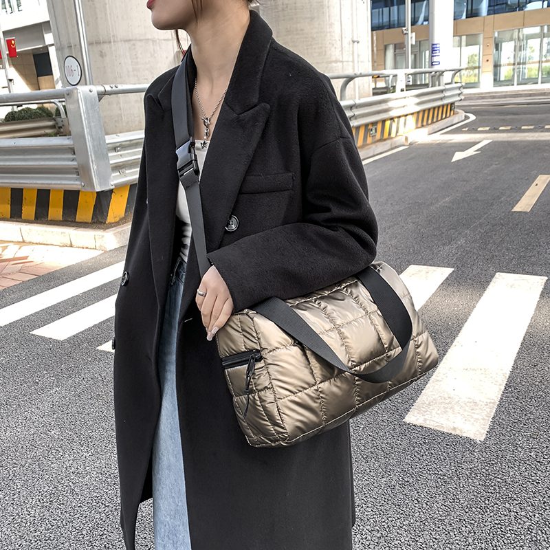 Torys Crossbody-håndtaske I Nylon Til Kvinder - Sort