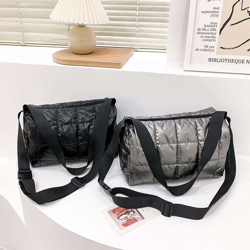 Torys Crossbody-håndtaske I Nylon Til Kvinder - Sort