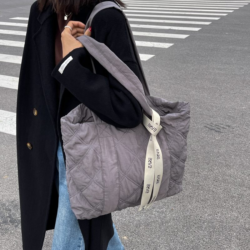 Trillo Quiltet Nylon Håndtaske Til Kvinder - Grå