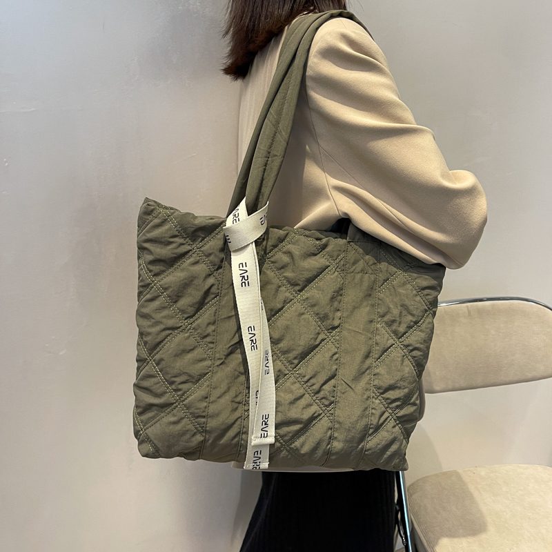 Trillo Quiltet Nylon Håndtaske Til Kvinder - Grå